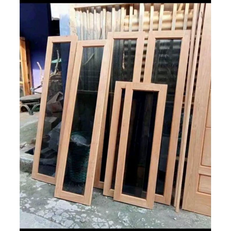 Jendela Kusen Kayu Jati Kaca Hitam Kaca Hias
