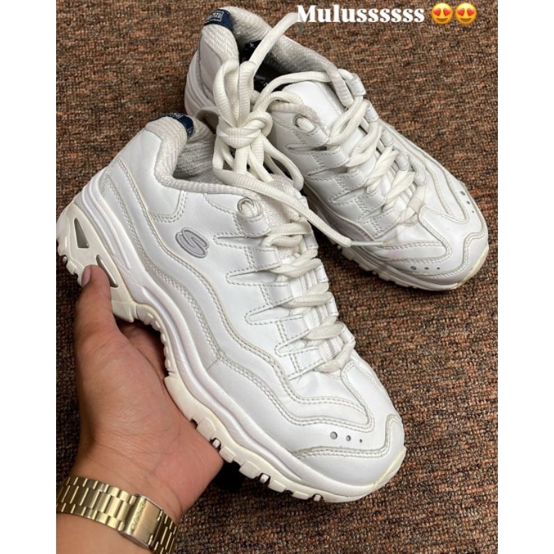 Skechers putih size 36