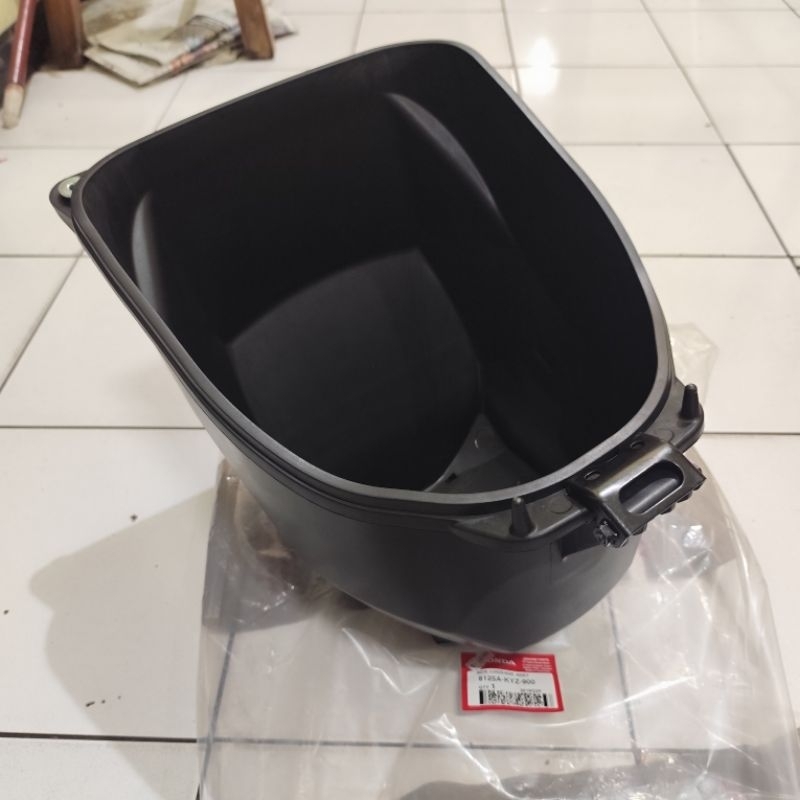 Box Bok Bagasi Jok ORI Honda Supra 125 Helm In Box Luggage 8125A-KYZ-900