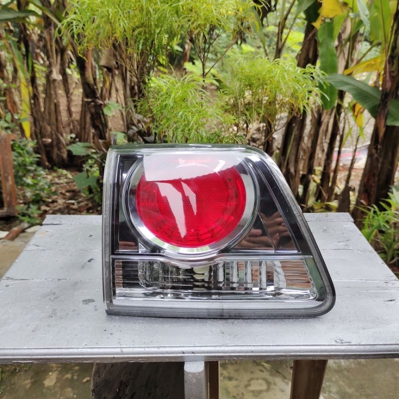 Stoplamp lampu bagasi Toyota Fortuner 2012-2015 original second Kiri