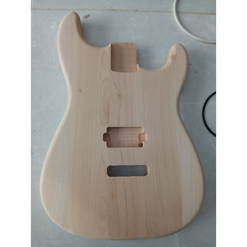 body gitar stratocaster alder