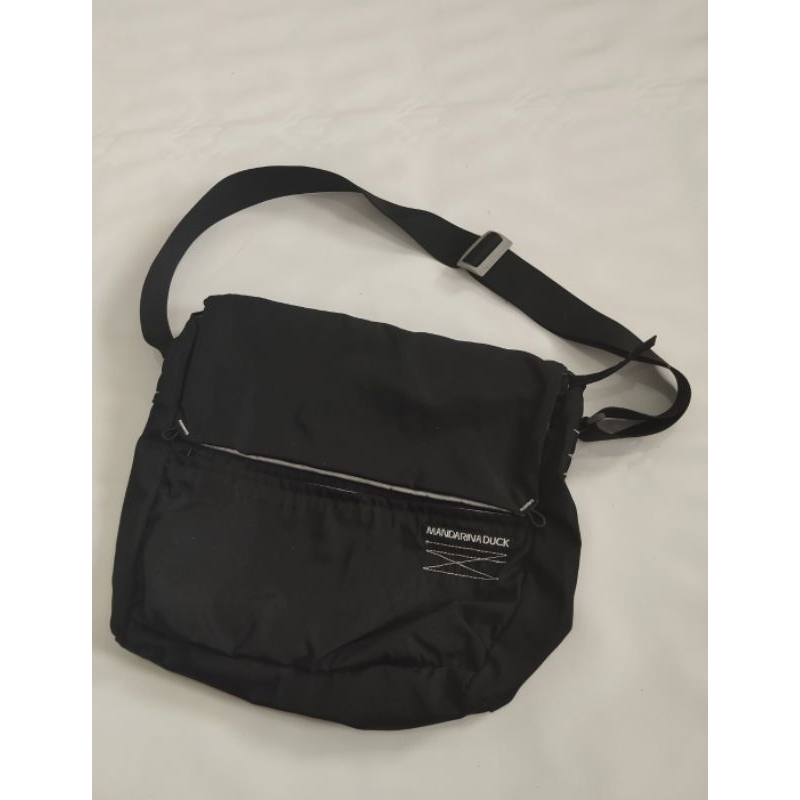 tas selempang Mandarina duck messenger bag