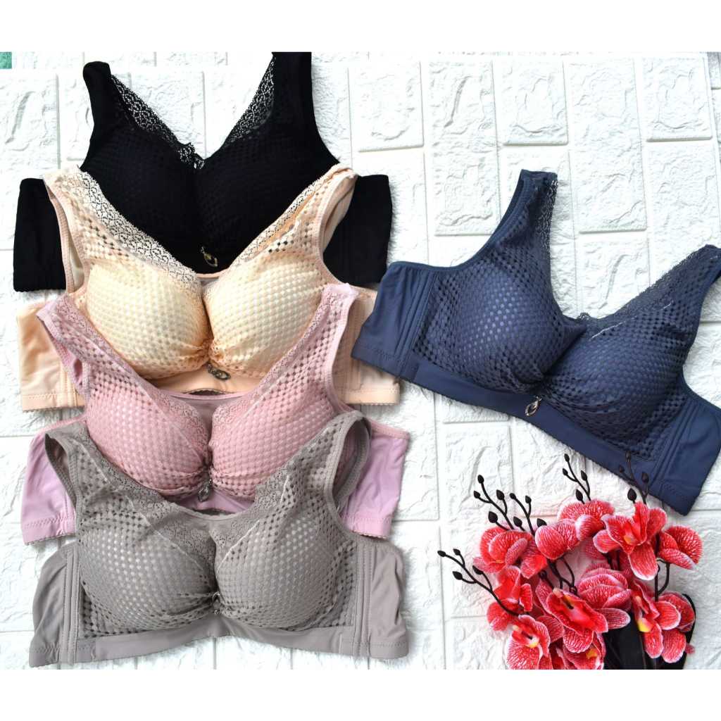 BBT 068 BH Wanita Cup C Kemben BRA Busa Tipis Kait 4 Tali Lebar Penutup Samping Lebar Kait 4 Renda S