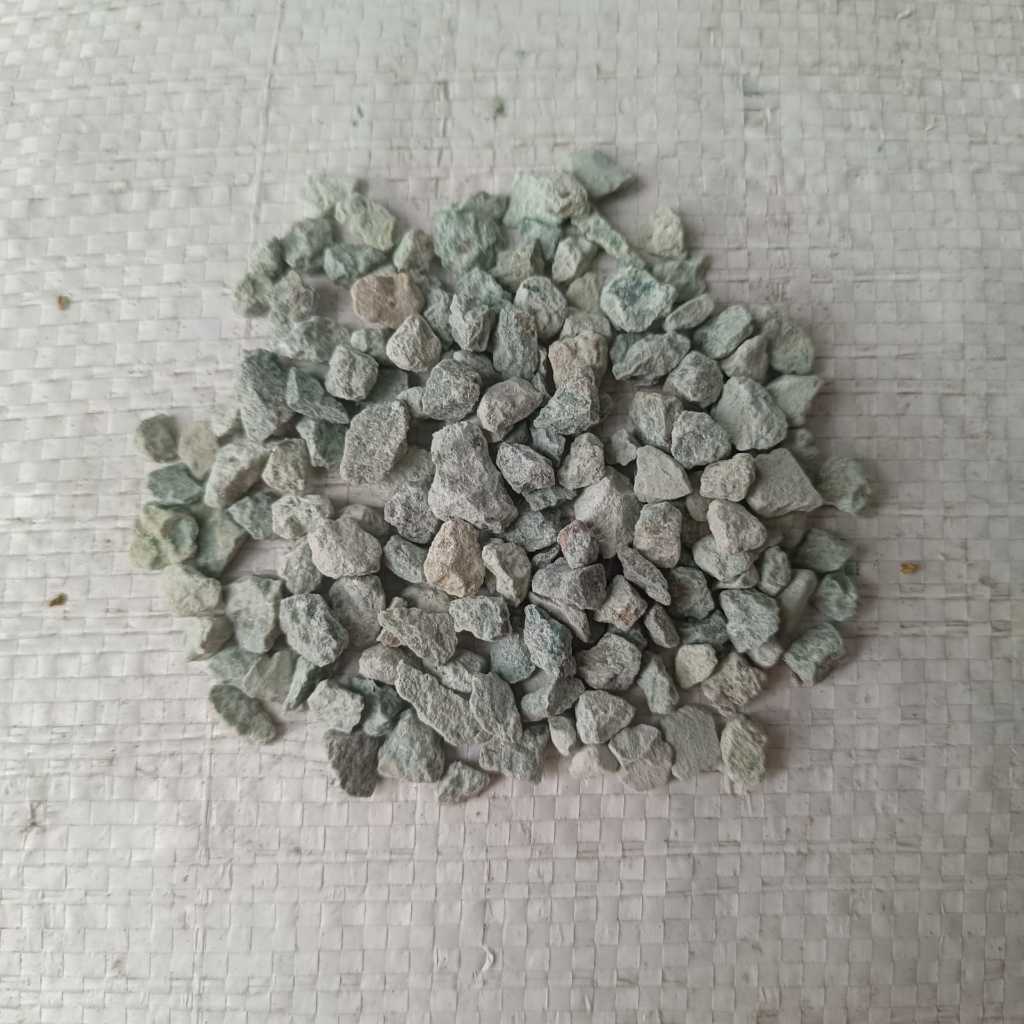 Zeolit Hijau 1kg / Zeolite / Berkualitas / Pasir Zeolit / Batu Zeolit / Filter Air / Menyerap Bau / 