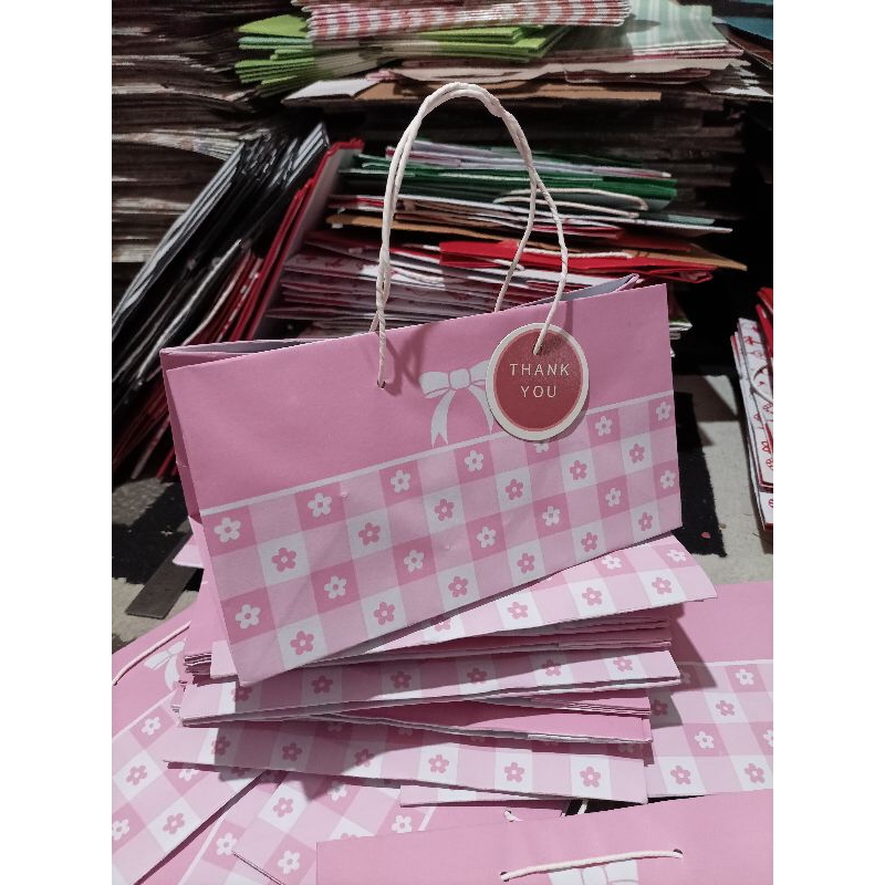 

Paperbag pink 24-12-13cm @10pcs