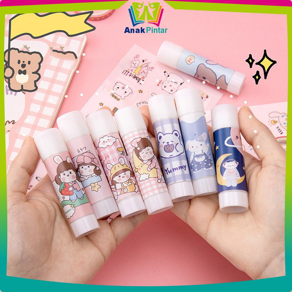 

Lem Stik Batang Putar Karakter Lucu Perlengkapan Sekolah Kantor / Lem Glue Stick Perekat Kertas Padat Motif Lucu Anak Pintar A88