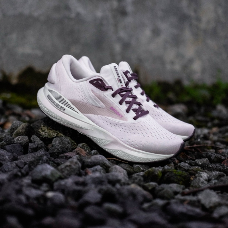 Running Shoes / Sepatu Running BRKS Adrenaline GTS