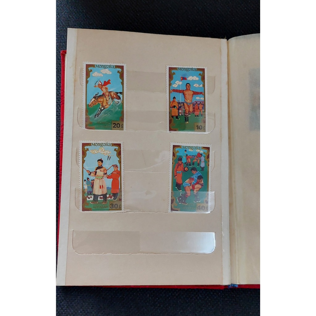 album perangko dengan perangko mongolia 41 lembar MINT