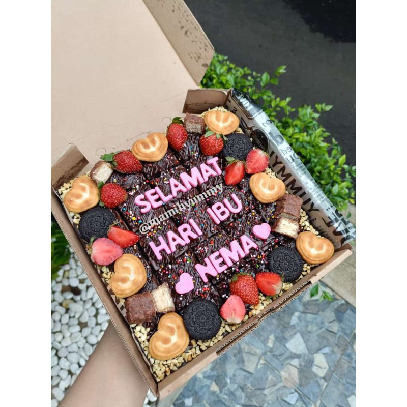 

(BISA PENGIRIMAN INSTAN) BROWNIES ULANG TAHUN