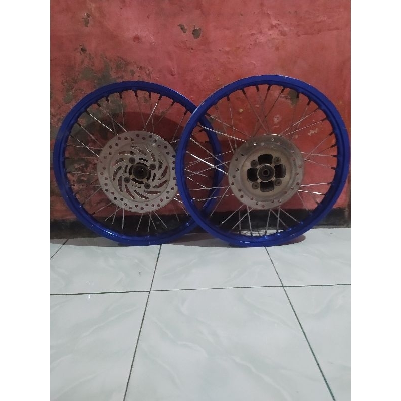 velg pelek ruji depan belakang 1set copotan Honda. Sonic 150R. PNP Supra GTR. Supra x 125. Blade new