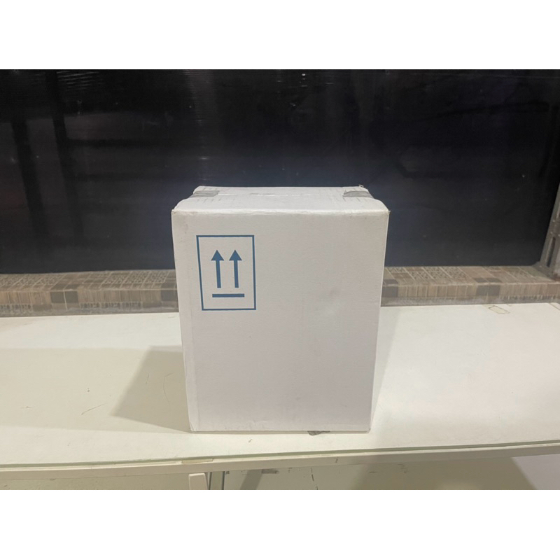 

Kardus 22 cm x 17 cm x 27.5 cm (200) Bekas Putih Panah Single Wall