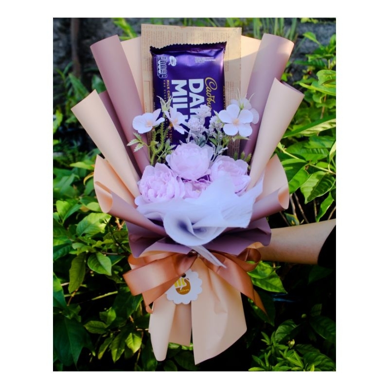 

Hadiah Special Valentine - Medium Luxury Cadbury Collection - Hadiah Valentine Murah - Buket Coklat Cadbury 160gr