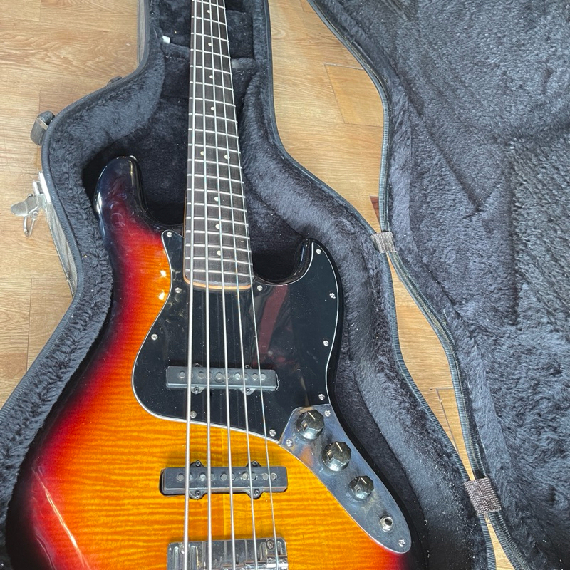 Bass Fender 60th anniversary 5string bekas