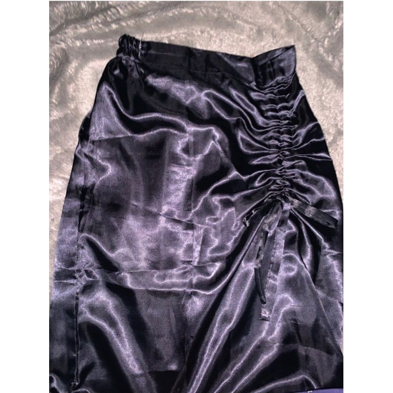 Rok Satin Serut Glossy Licin