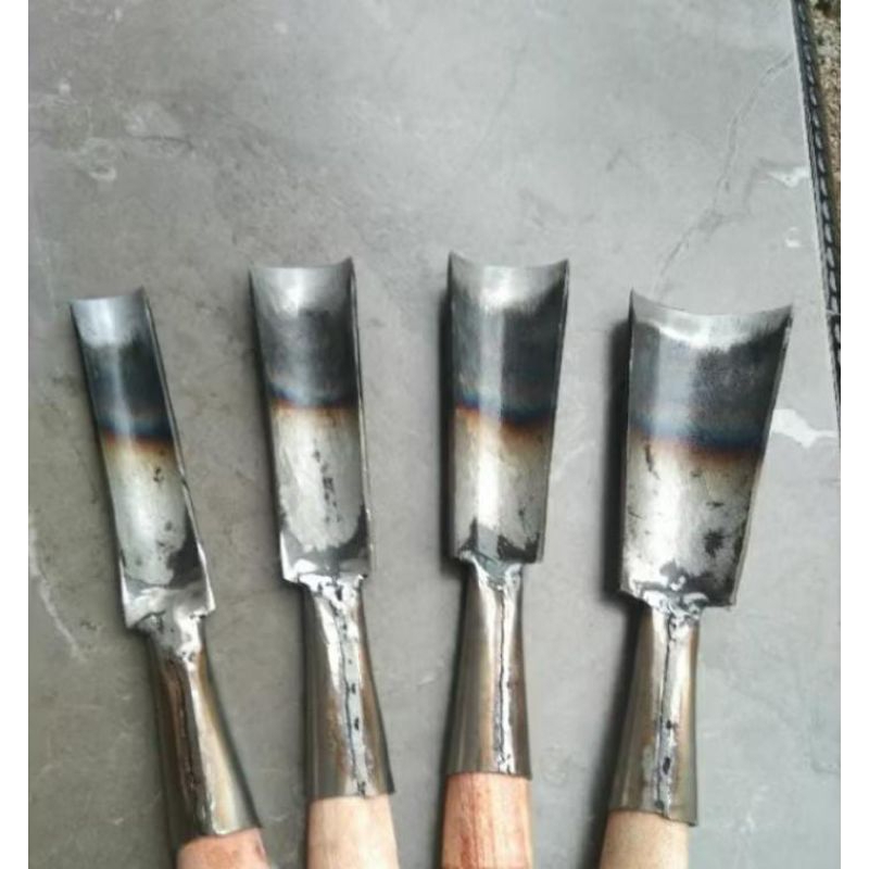 pahat kayu setengah lingkaran