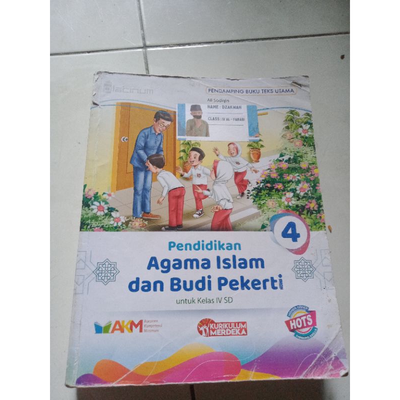 buku pendidikan agama Islam dan budi pekerti, kelas 4 penerbit platinum kurikulum merdeka
