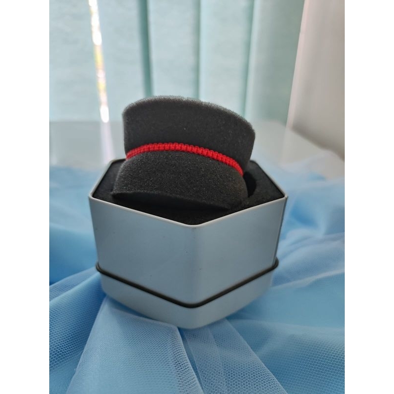 Gelang Tali Merah Keberuntungan