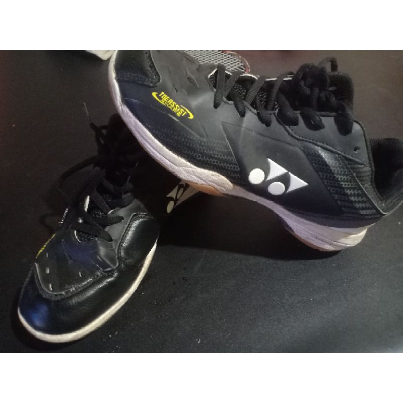 SEPATU BADMINTON YONEX SHB SECOND/ BEKAS