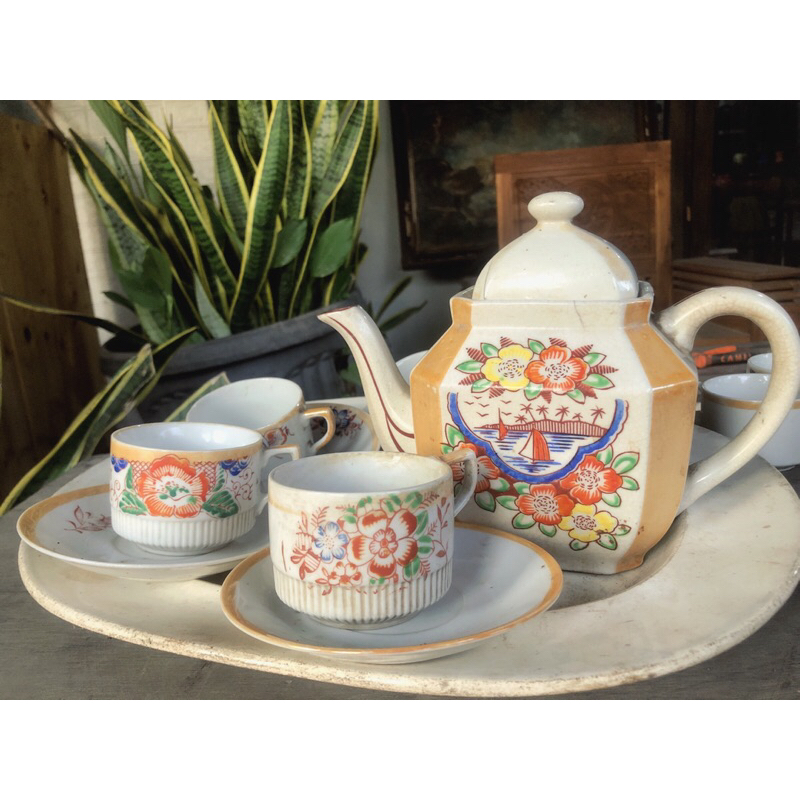 Teko dan Cangkir teh antik