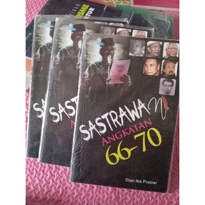 Buku Sastrawan Angkatan 66-70