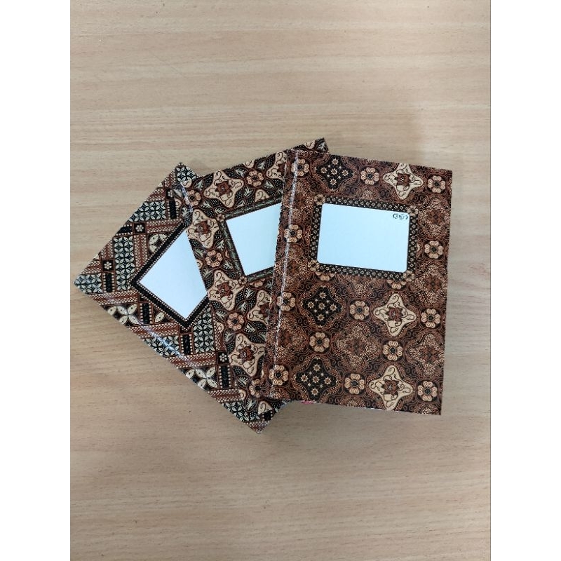 

KIKY - A6 Gloss Oktavo 100 Lembar Hard Cover