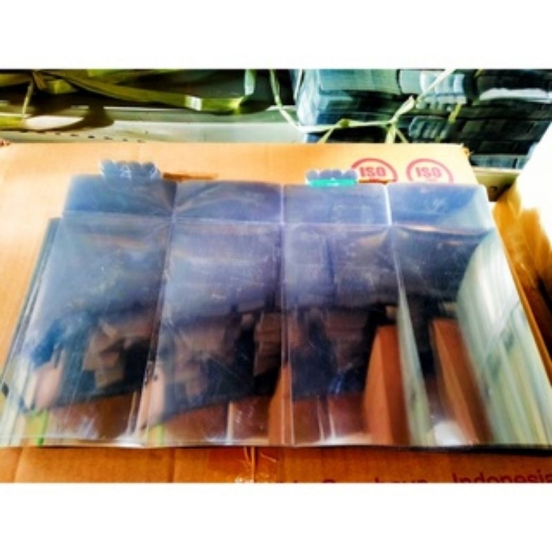 

KOTAK MIKA SOUVENIR UKURAN 10×10×25cm AE/AP MINIM PEMBELIAN 100PCS.