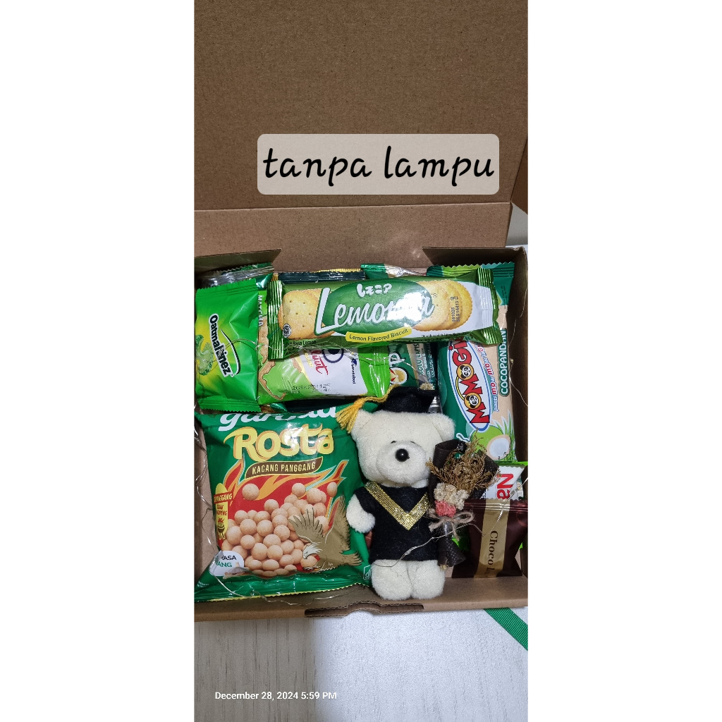 

Paket Green Hampers Snack Box Wisuda Paket Hampers Graduation wisuda - HIJAU