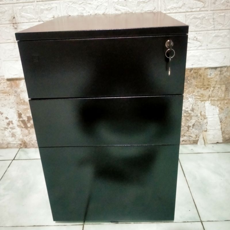 nakas full besi 3 laci