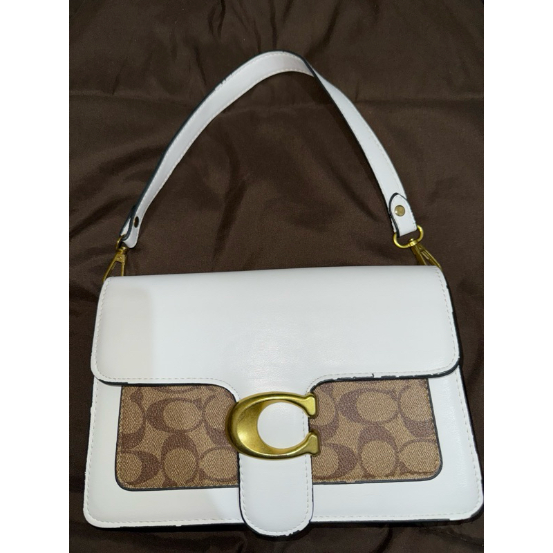 Tas Selempang Putih dengan Cincin Emas