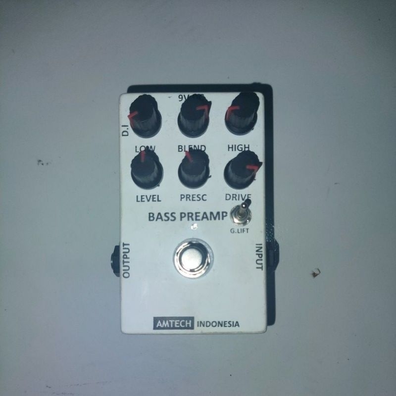 EFEK GITAR BASS PREAMP by AMTECH INDONESIA