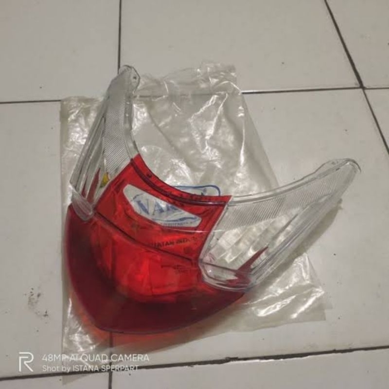 Mika Kaca Lampu Setopan Belakang Vario 110 Fi