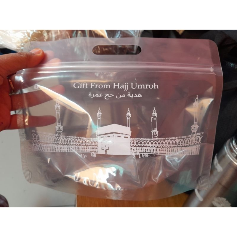 

POUCH UMROH & HAJI PREMIUM KEMASAN OLEH OLEH