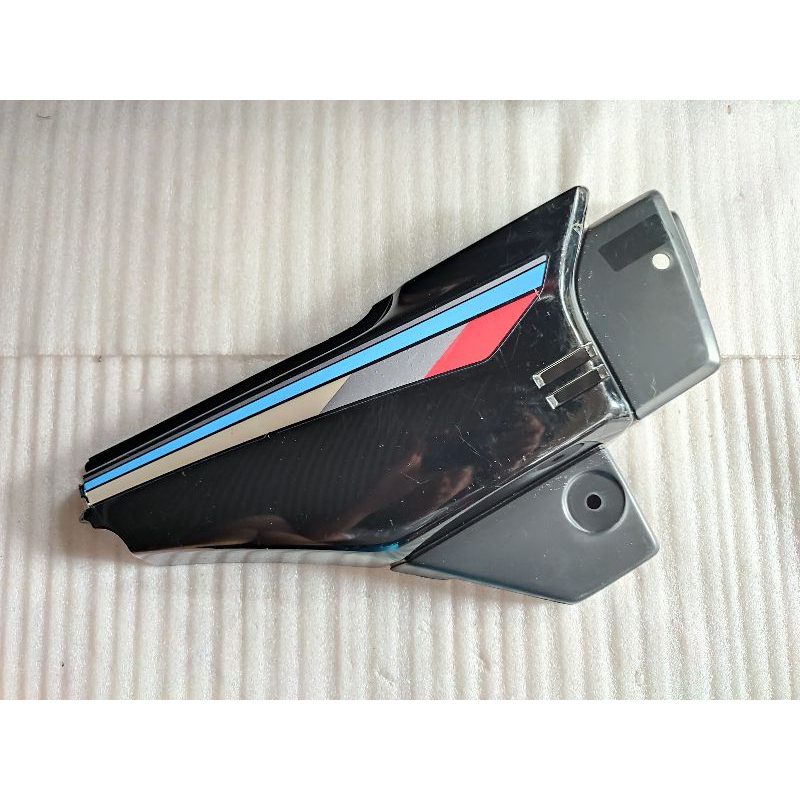 bok aki Honda gl pro max original new old stok baru stok lama bagian kanan saja sudah dengan stiker 