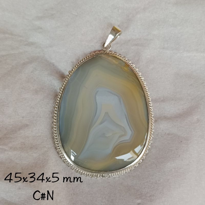 liontin perak, batu chalsedony motif unik antik