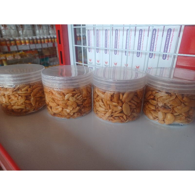 

kenari bawang 200 gr