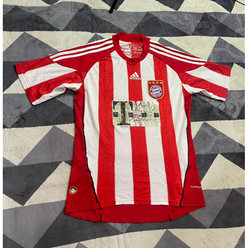 Jersey Sepakbola FC Bayern Munchen 2010/2011 Home Size M