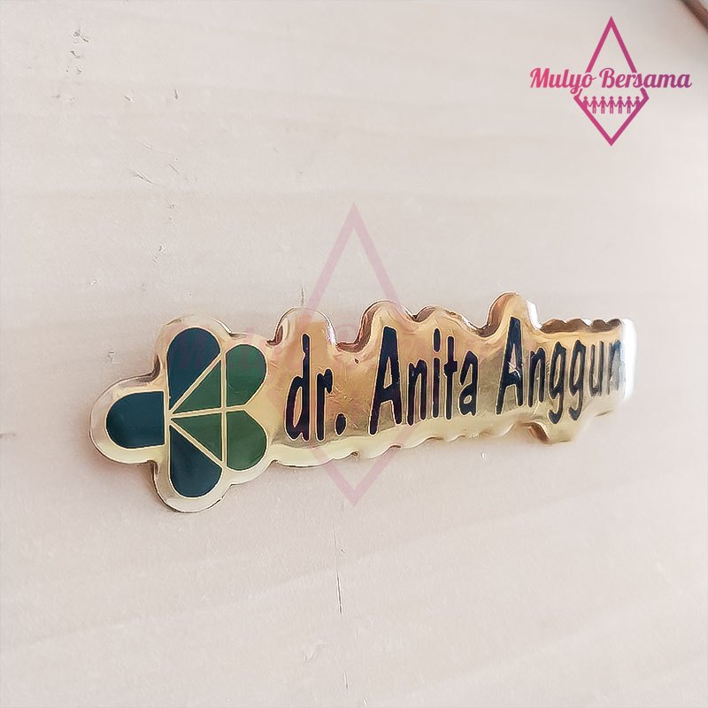 

Name Tag Kemenkes Model Bentuk Papan Nama Dada Logo Kemenkes Fiber - Mulyo Bersama
