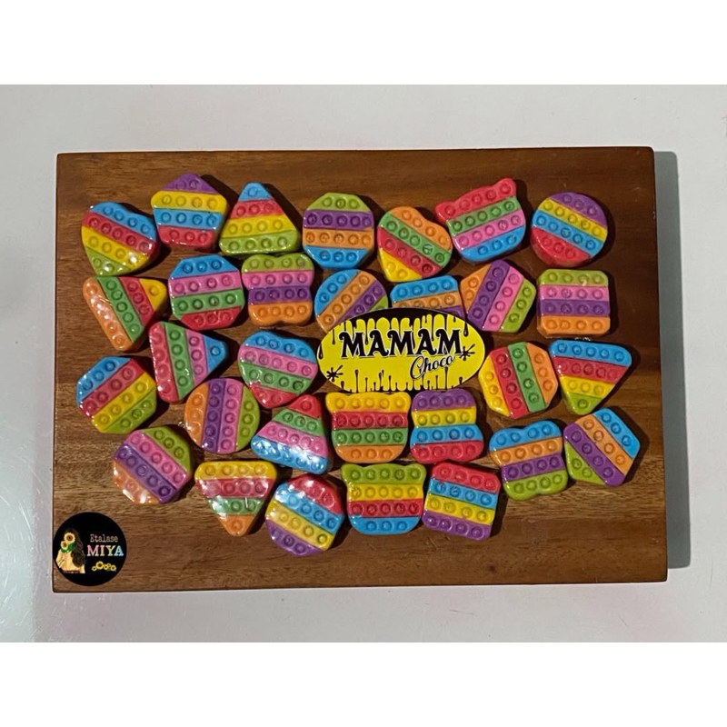 

Cokelat Karakter Pop It!