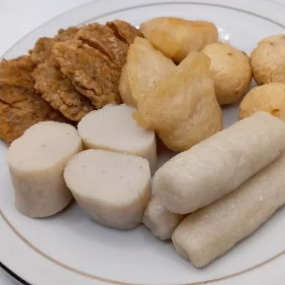 

Pempek Campur Frozen - isi 10 pcs - Asli ikan tenggiri