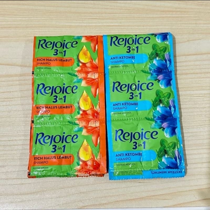 Shampo Rejoice 3in 1 renteng isi 24 sachet