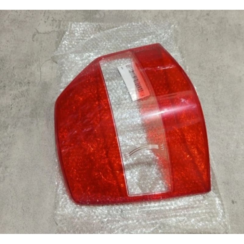 mika lampu belakang stoplamp mobil Suzuki APV lama Th 2004-2008 original kanan