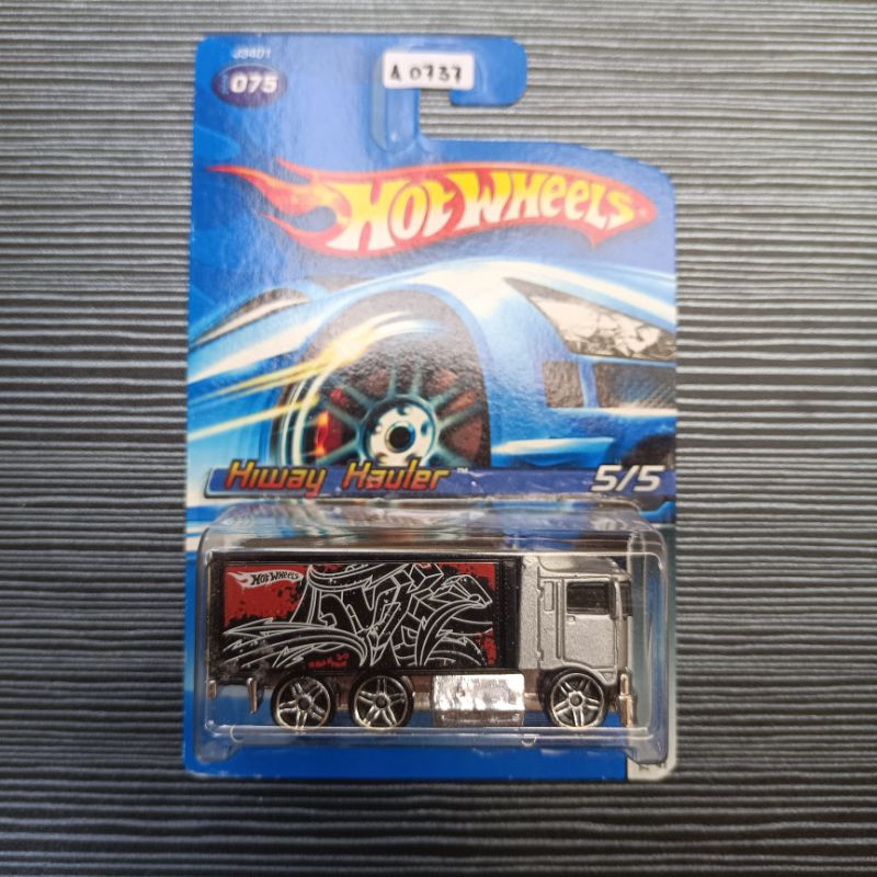 HOT WHEELS HIWAY HAULER
