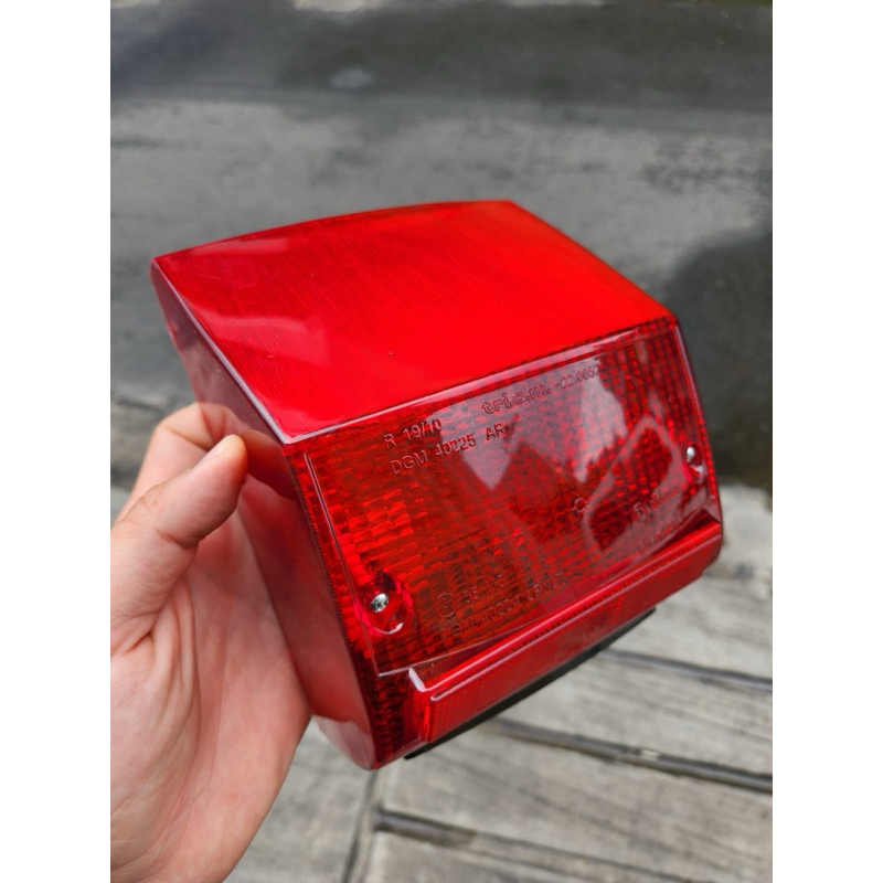 stoplamp belakang Vespa stoplamp vespa new px arcobaleno triom by piaggio original 🇮🇹 kualitas origi