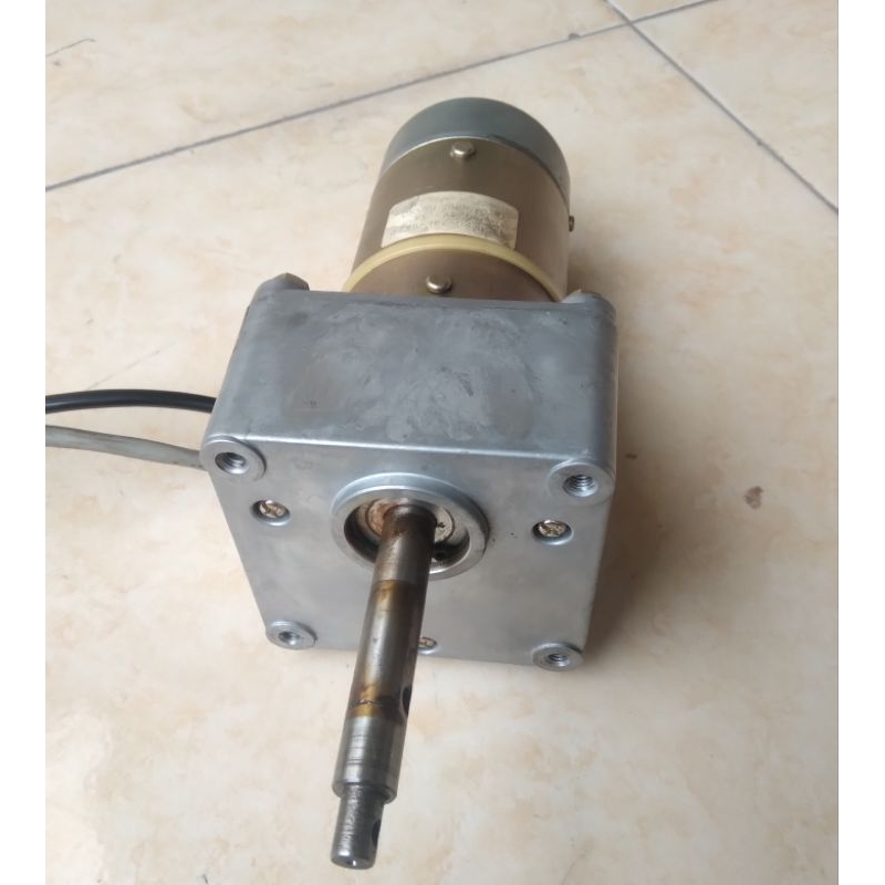 Dc Motor Gearbox 24V Tokushu Denso 5A 170Rpm