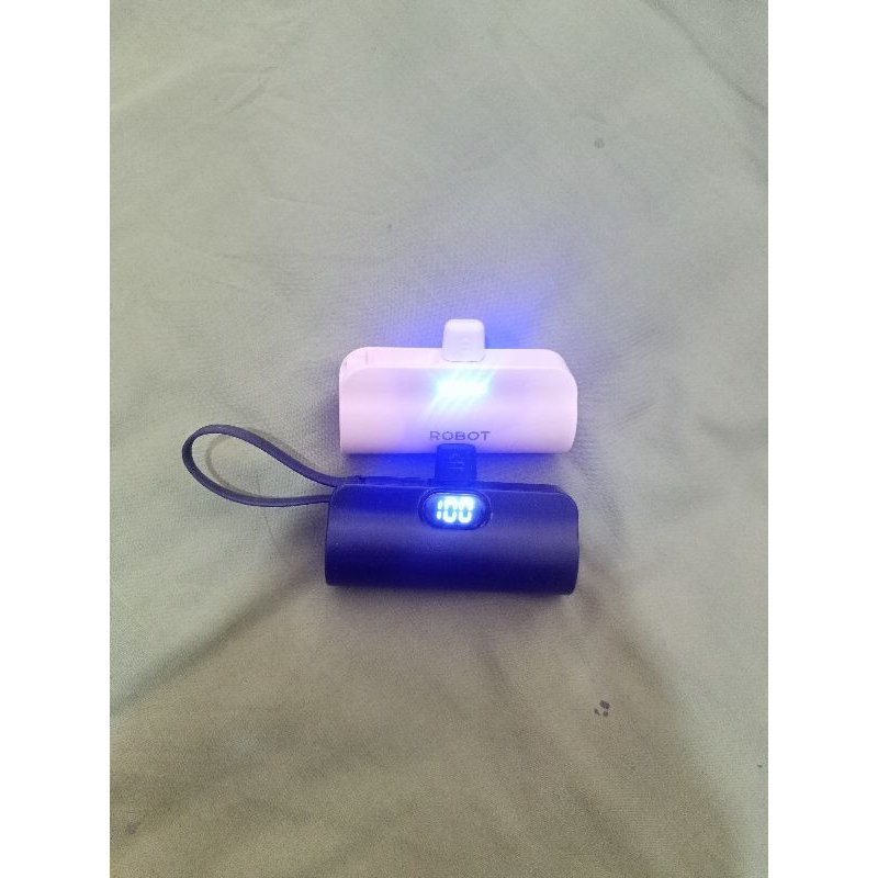 robot dan uneed power bank