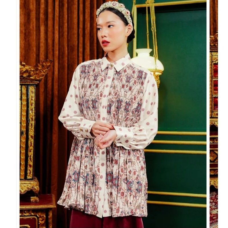 Benang Jarum Benang Pelangi Swarnadwipa Pleated Shirt-Rosewater M