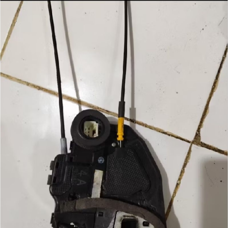 Door Lock Bagasi Belakang TOYOTA CAMRY, COROLLA ALTIS ORIGINAL