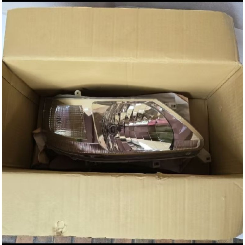 Headlamp Depan Kanan NISSAN SERENA C24 ORIGINAL