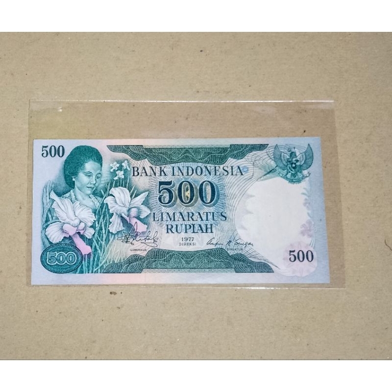 UANG KERTAS KUNO 500 RUPIAH IBU HATTA TAHUN 1977 ORI
