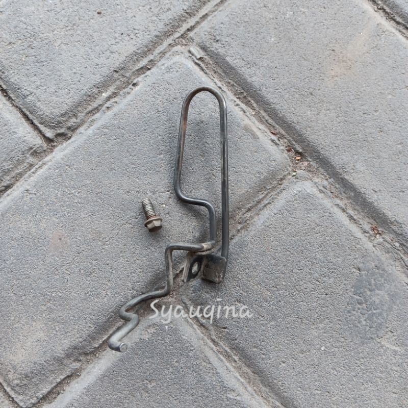 Besi Bracket Klem Selang Rem Depan YAMAHA Mio Sporty Lama Original second